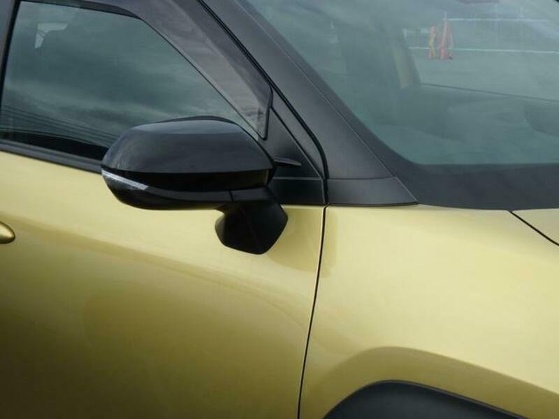 YARIS CROSS