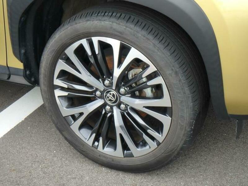 YARIS CROSS