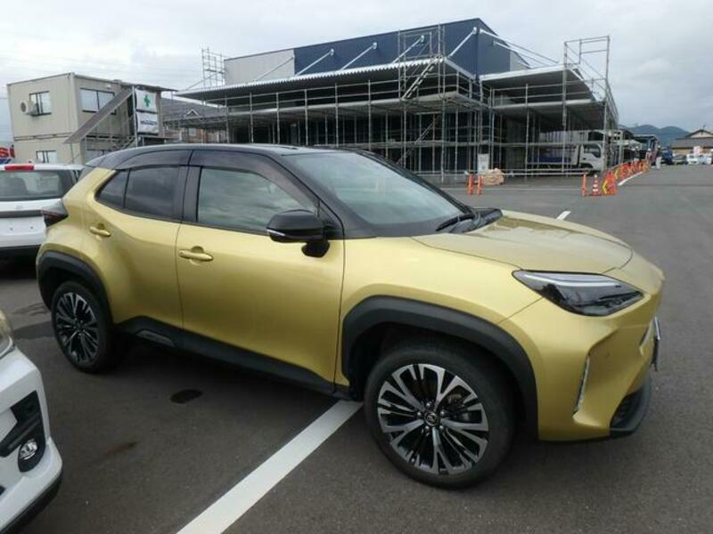 YARIS CROSS
