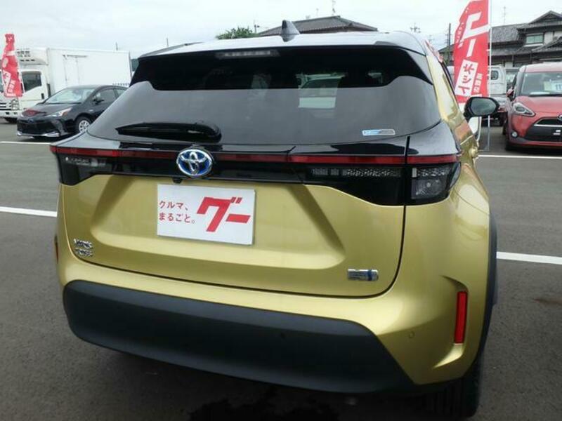 YARIS CROSS