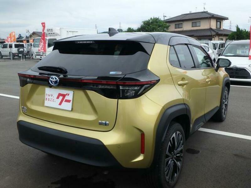 YARIS CROSS