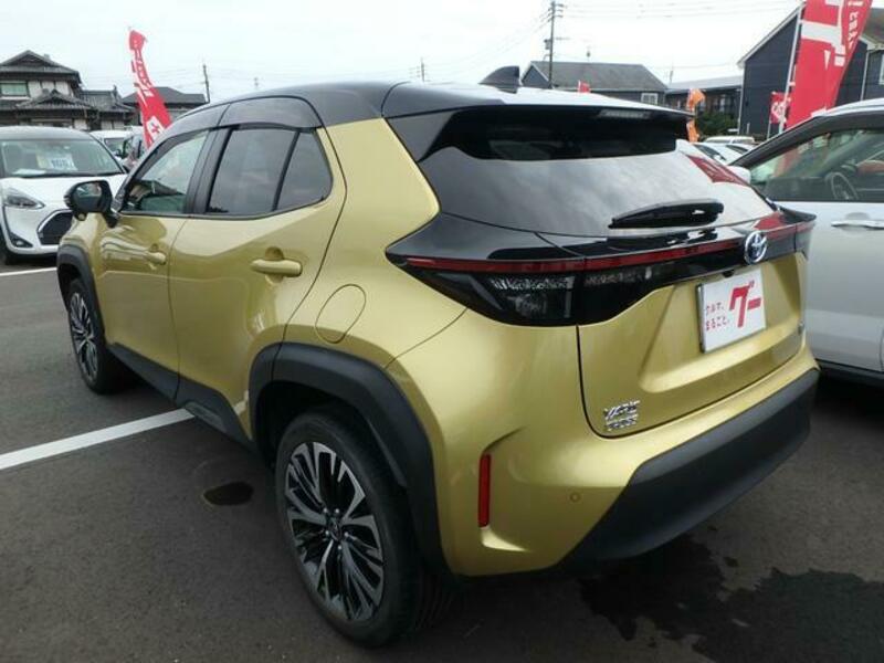 YARIS CROSS