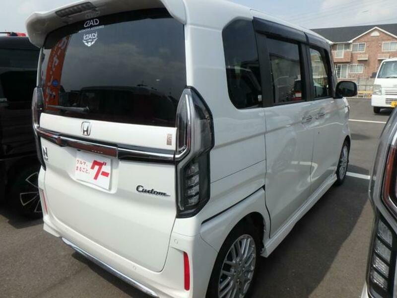 N BOX CUSTOM