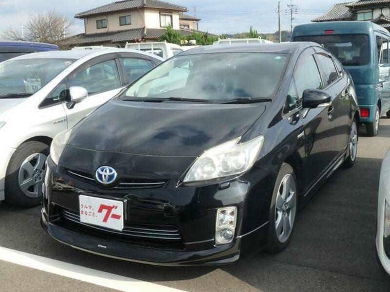 TOYOTA PRIUS