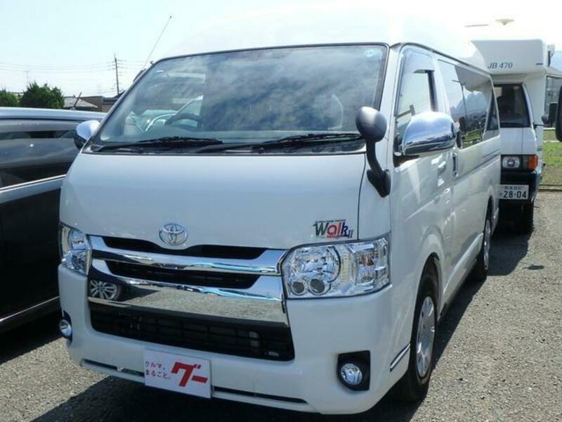 TOYOTA HIACE VAN