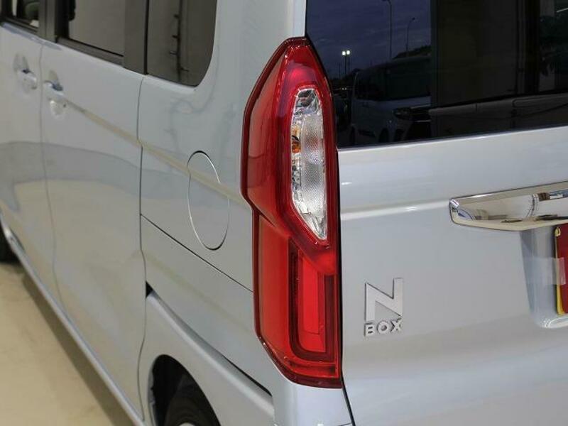 N BOX