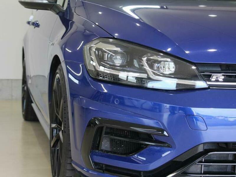 GOLF R