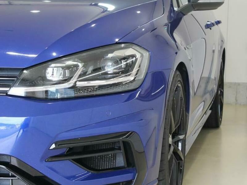 GOLF R