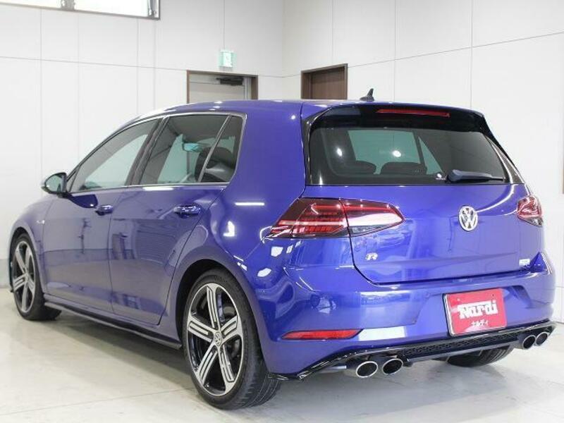 GOLF R