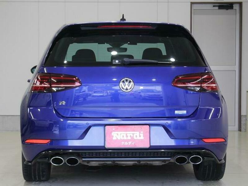GOLF R