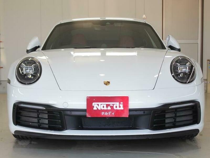 911