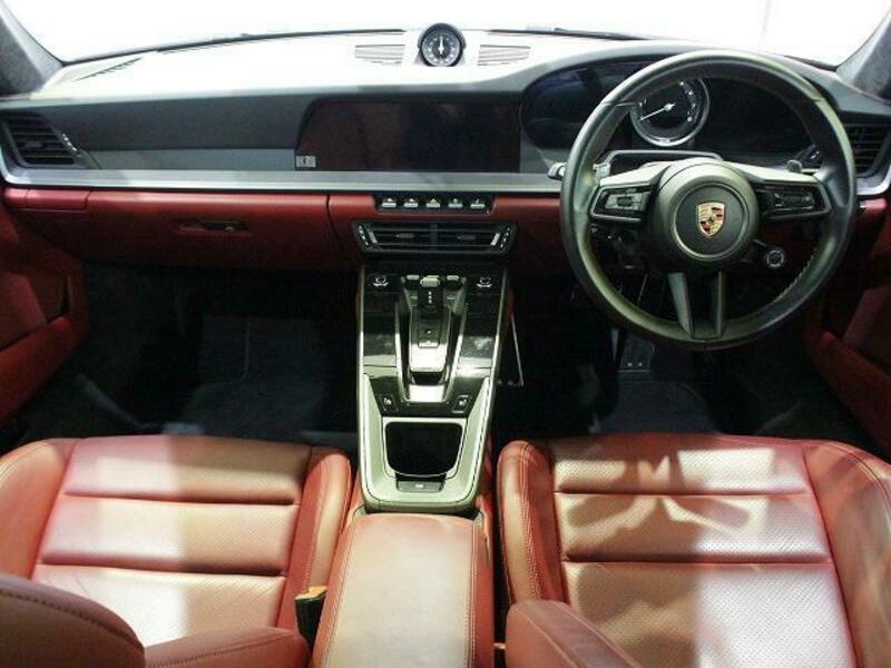 911
