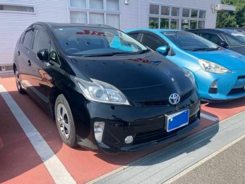 TOYOTA PRIUS