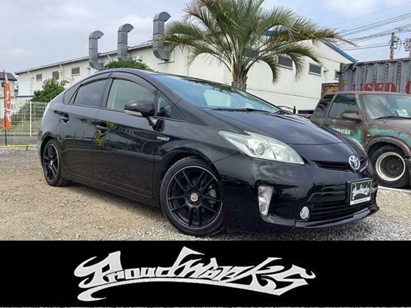 TOYOTA PRIUS