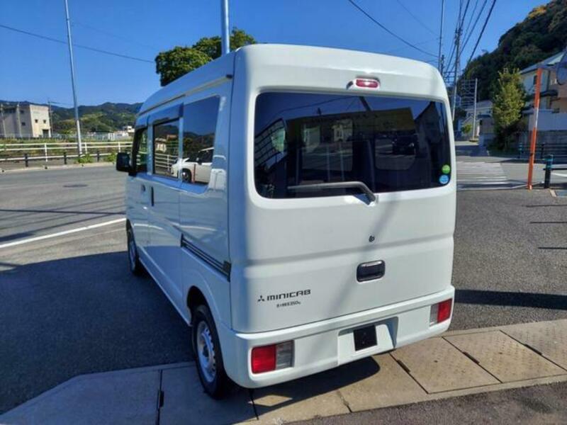 MINICAB VAN