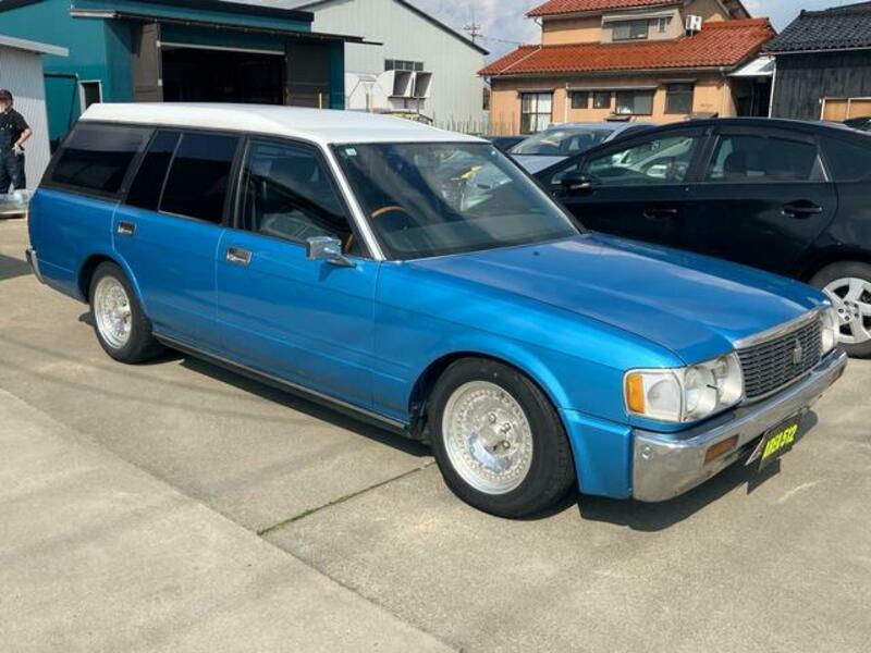 CROWN VAN