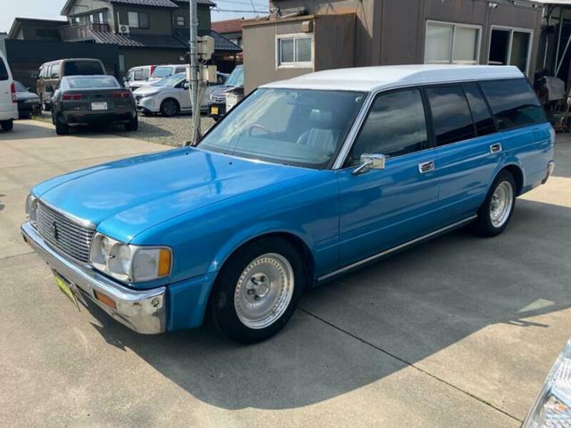 CROWN VAN