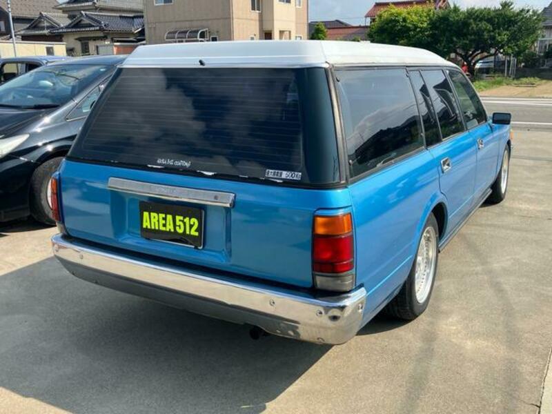 CROWN VAN