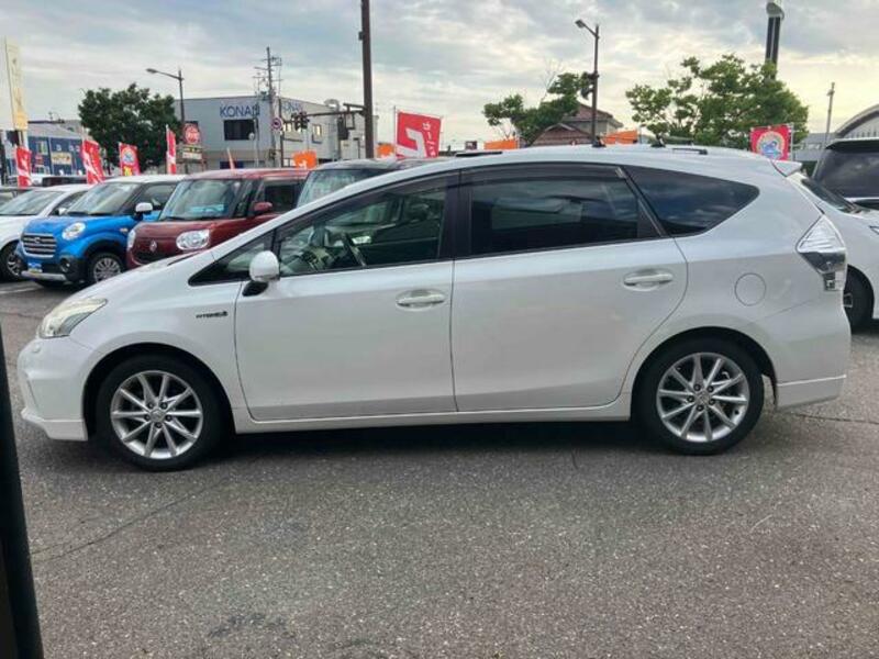 PRIUS ALPHA