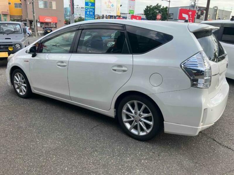 PRIUS ALPHA