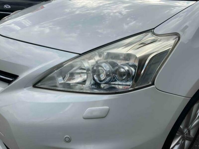 PRIUS ALPHA