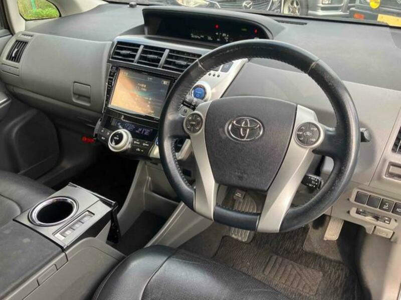 PRIUS ALPHA
