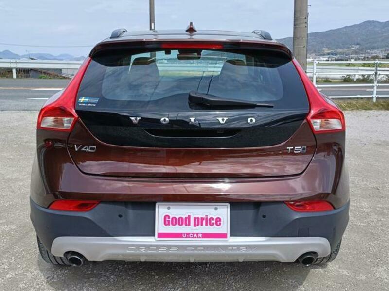 V40