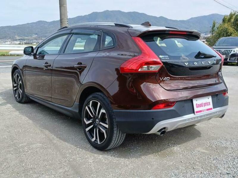 V40