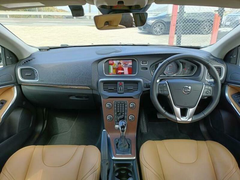 V40