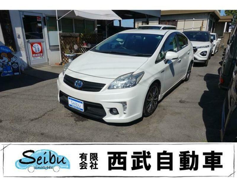 TOYOTA PRIUS