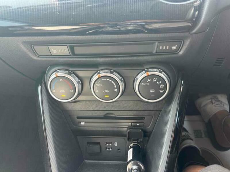 MAZDA2