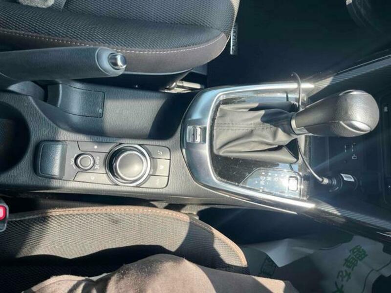 MAZDA2