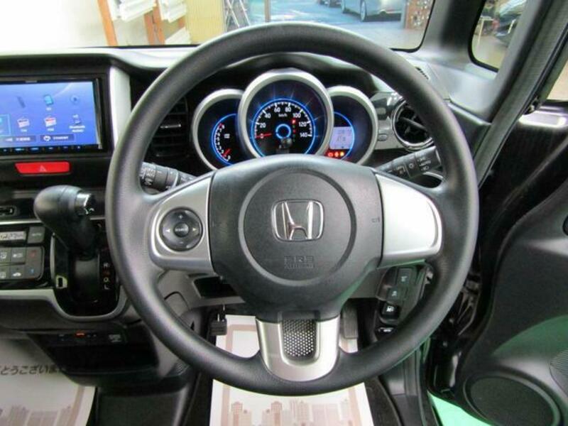 N BOX CUSTOM