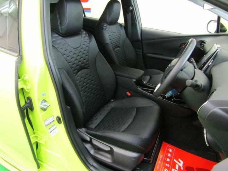 PRIUS PHV
