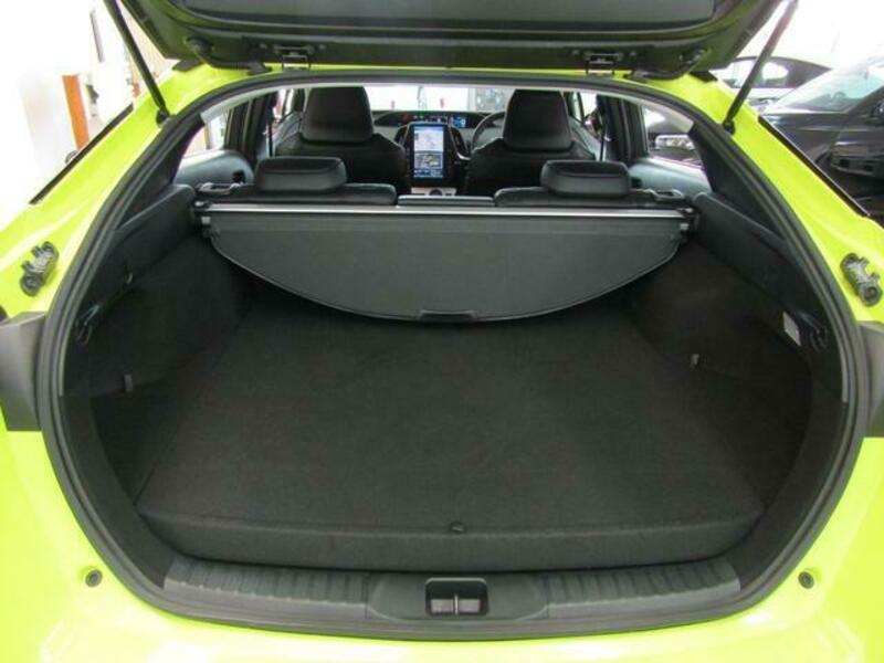 PRIUS PHV