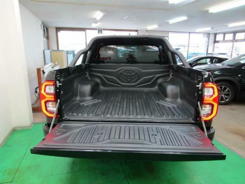HILUX