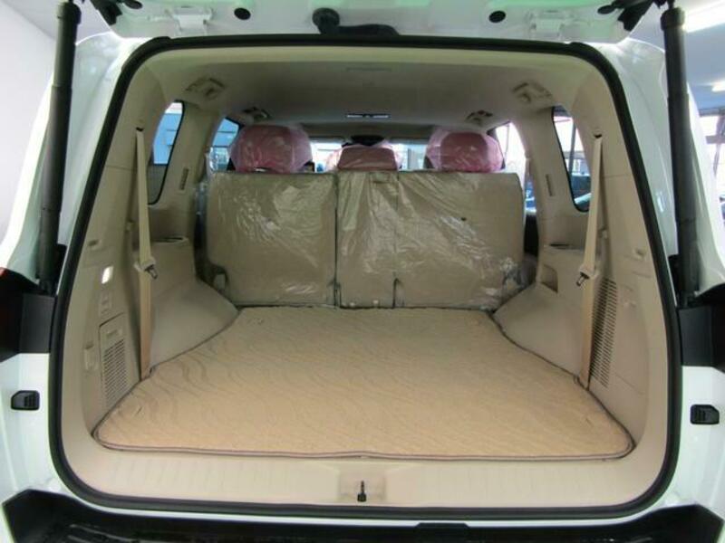 LAND CRUISER