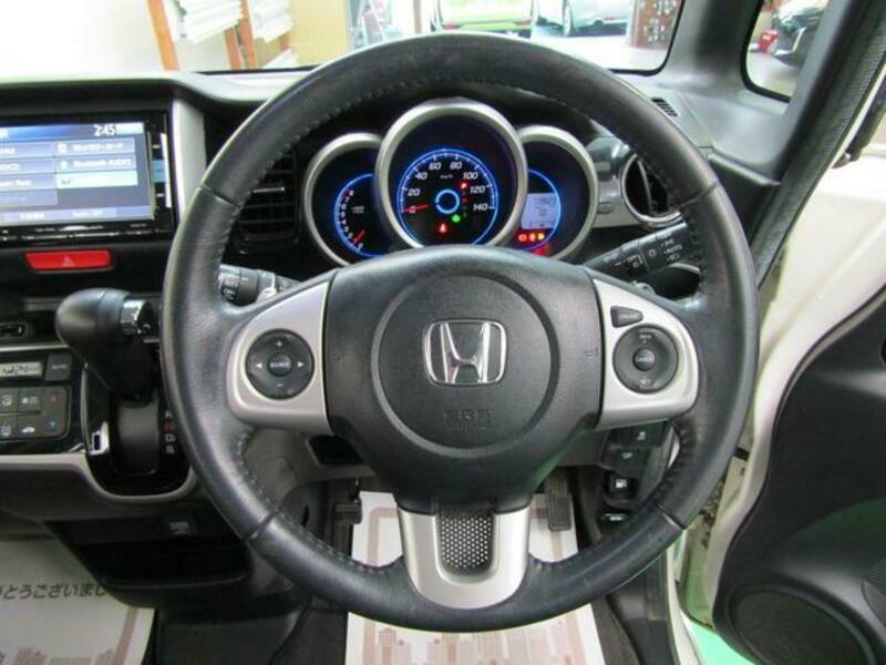 N BOX CUSTOM
