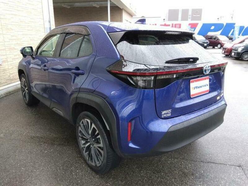 YARIS CROSS