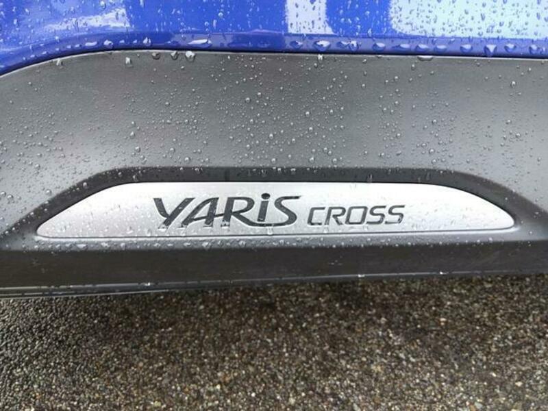 YARIS CROSS