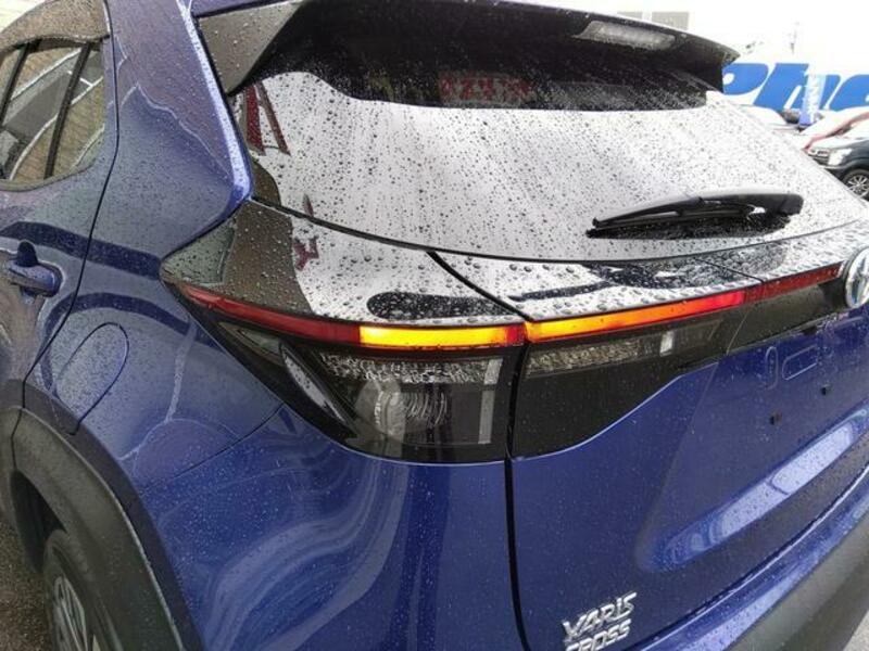 YARIS CROSS