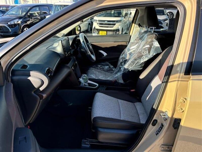 YARIS CROSS