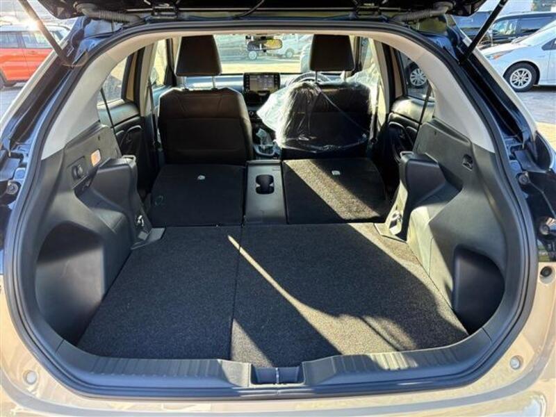 YARIS CROSS