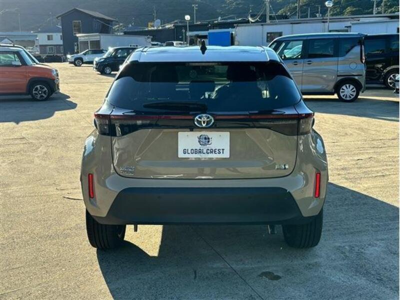 YARIS CROSS