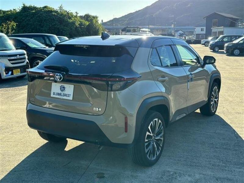 YARIS CROSS