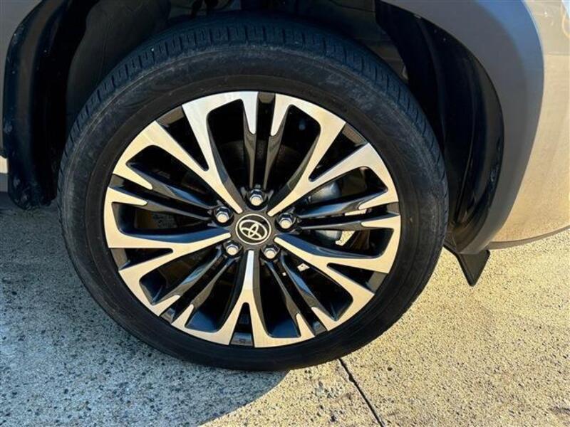 YARIS CROSS