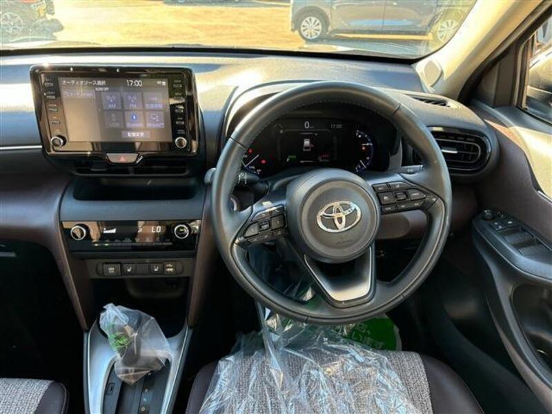 YARIS CROSS