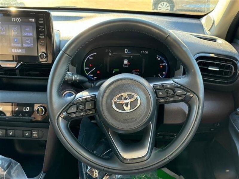 YARIS CROSS