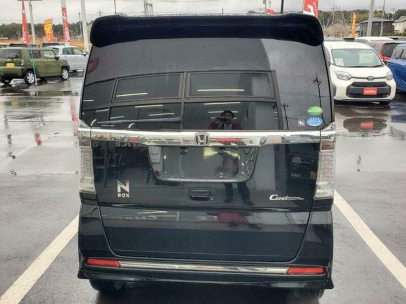 N BOX CUSTOM