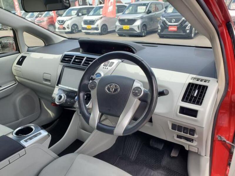 PRIUS ALPHA